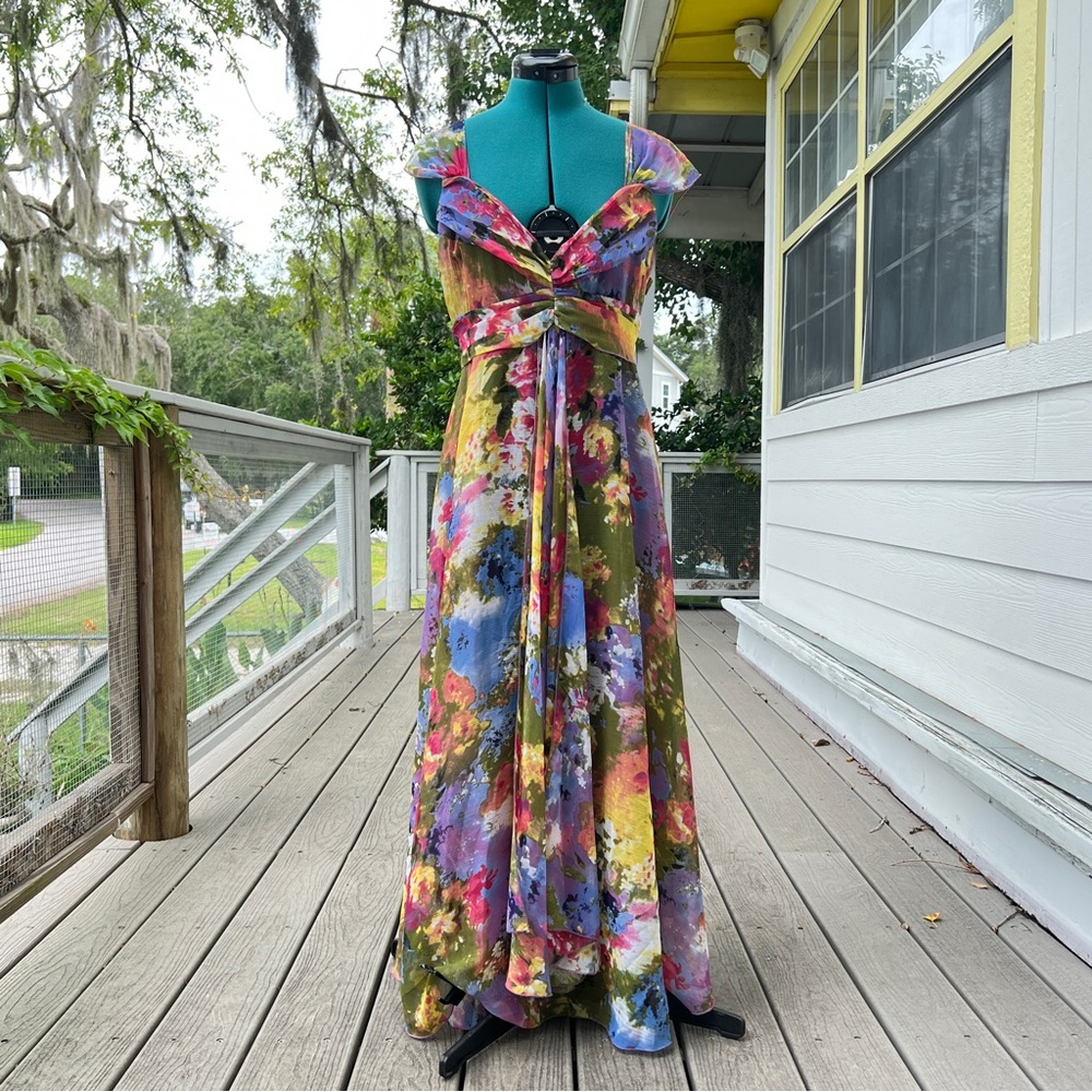 Anne Giorgio: Floral Multicolor V-Neck Maxi Dress. Women’s Size Large.